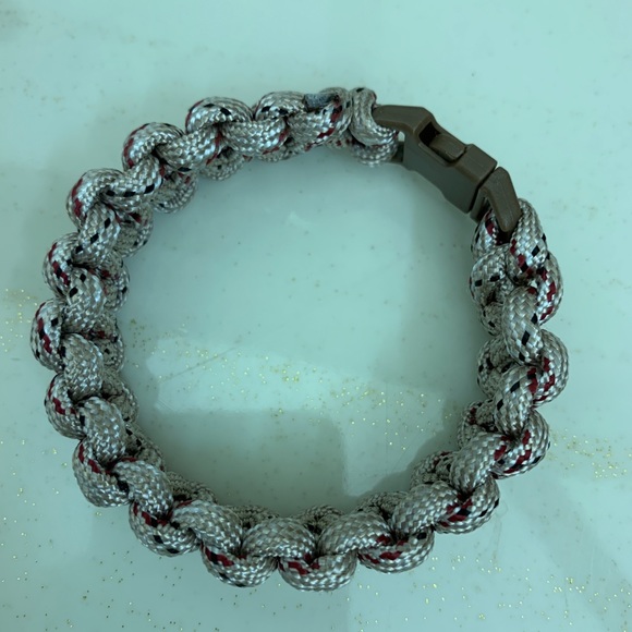 Men’s paracord bracelet - Picture 3 of 3